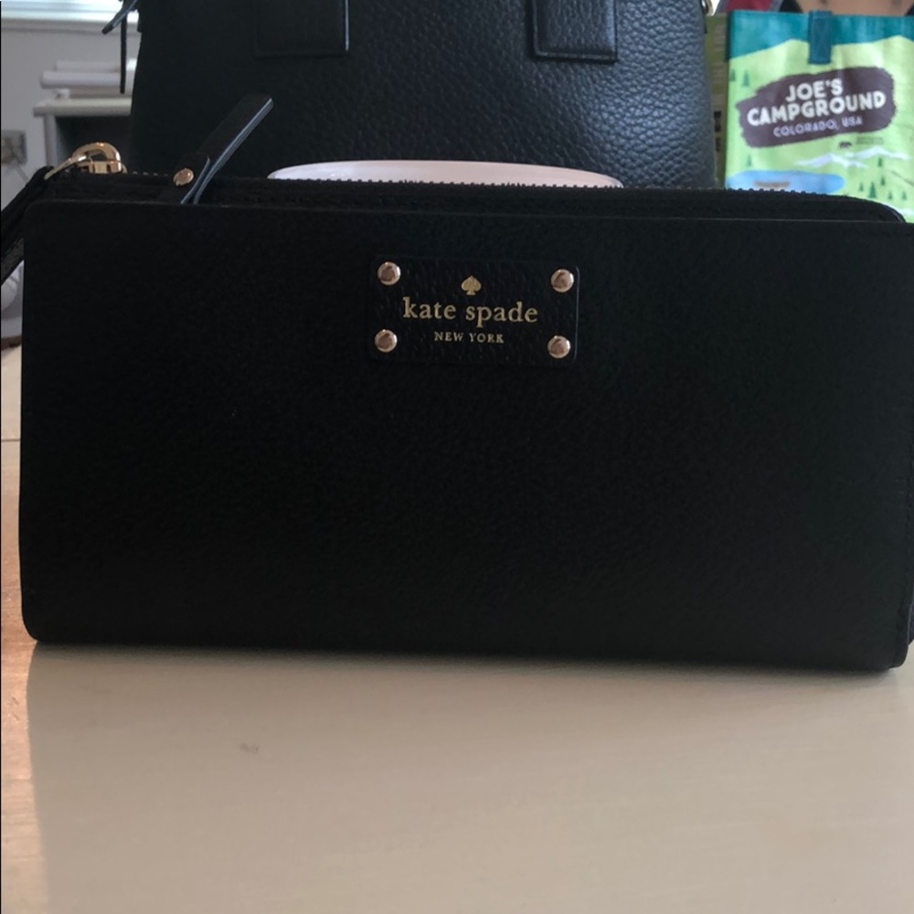 Black medium leather wallet/wristlet